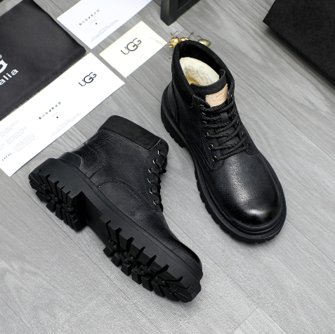 UGG Men's Leather Lace-Up Boot — Black