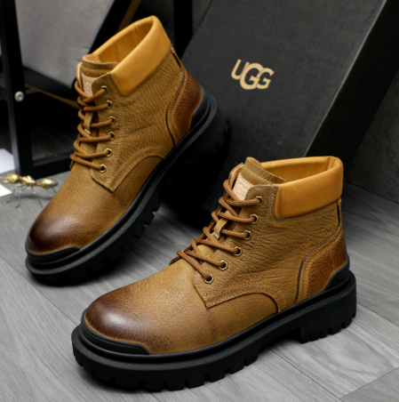 UGG Men's Leather Lace-Up Boot — Tan